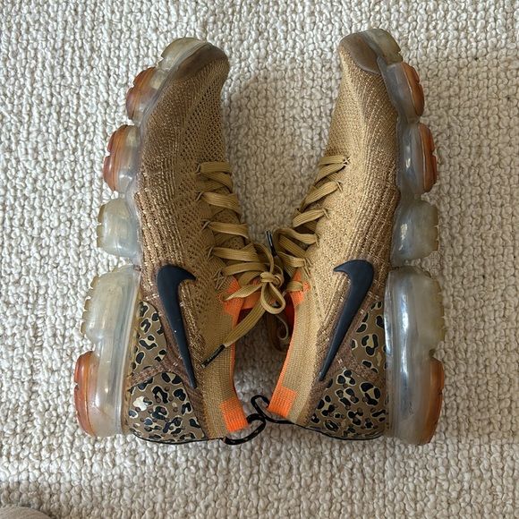 Nike Vapor Max Sneakers - Picture 2 of 8